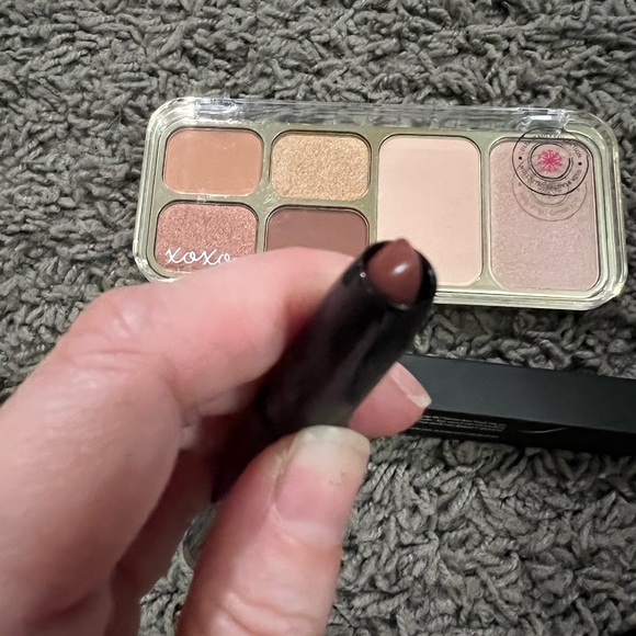 Lorac makeup bundle - Picture 3 of 5